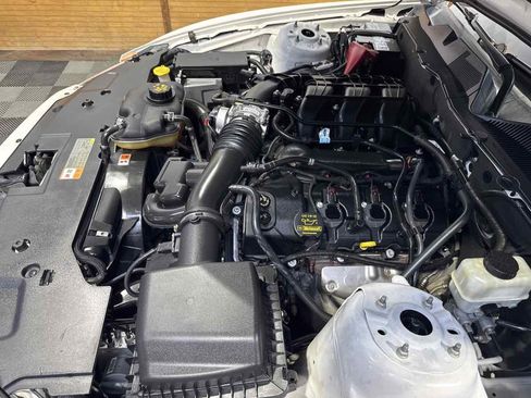 Used 2012 Ford Mustang Coupe RWD image 25