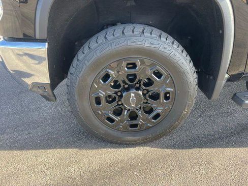 Used 2024 Chevrolet Silverado 2500 LTZ w/ LTZ Plus Package image 10