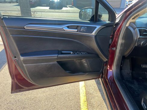 Used 2018 Ford Fusion Energi SE image 20