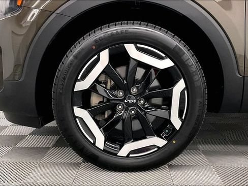 Used 2025 Kia Telluride S FWD image 9