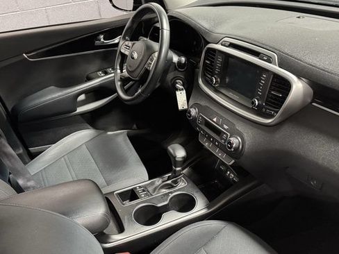 Used 2019 Kia Sorento AWD w/ LX Convenience Package image 5