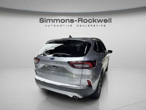 Used 2023 Ford Escape Platinum image 7