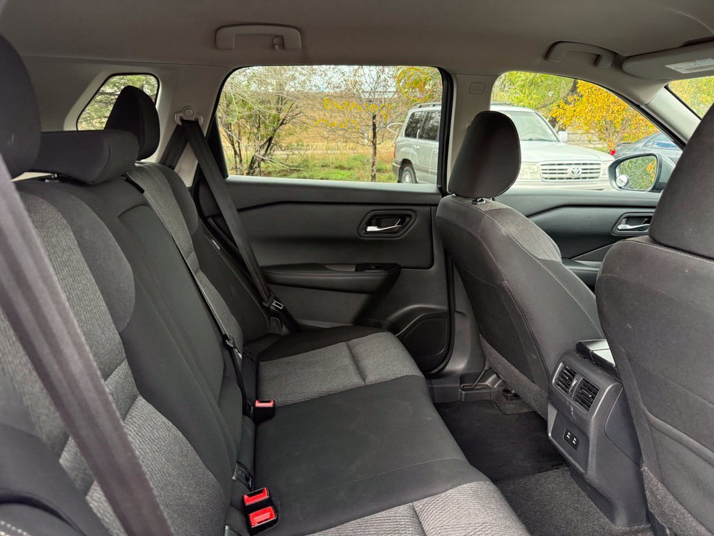 Used 2025 Nissan Rogue SV AWD/4WD image 17