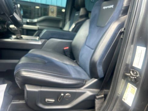 Used 2019 Ford F150 Raptor w/ Equipment Group 802A Luxury image 12