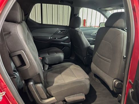 Used 2023 Chevrolet Traverse LT image 11