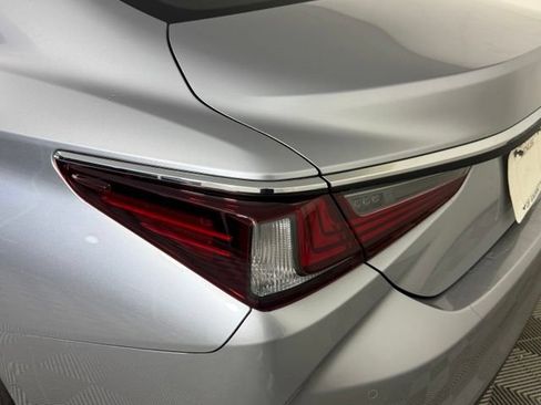 Used 2024 Lexus ES 350 w/ Premium Package FWD image 14