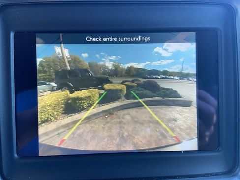 Used 2019 Dodge Charger SXT w/ Leather Interior Group image 17