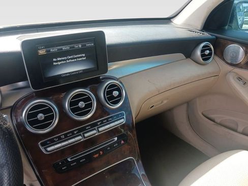 Used 2019 Mercedes-Benz GLC 300 image 6