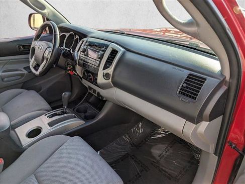 Used 2012 Toyota Tacoma PreRunner image 19