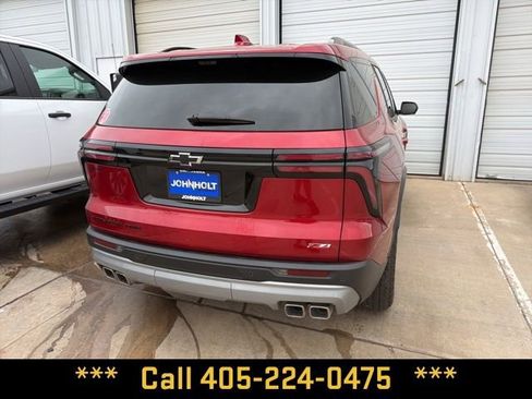 Used 2024 Chevrolet Traverse Z71 w/ Enhanced Driving Package AWD/4WD image 19
