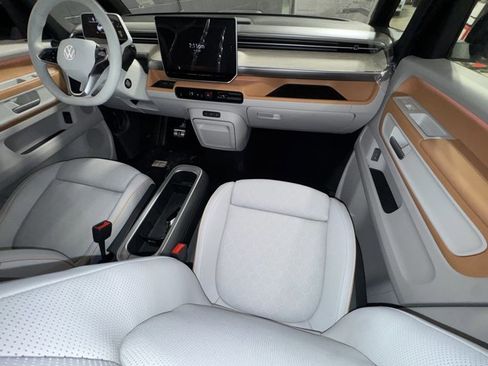 New 2025 Volkswagen ID. Buzz Pro S Plus image 19