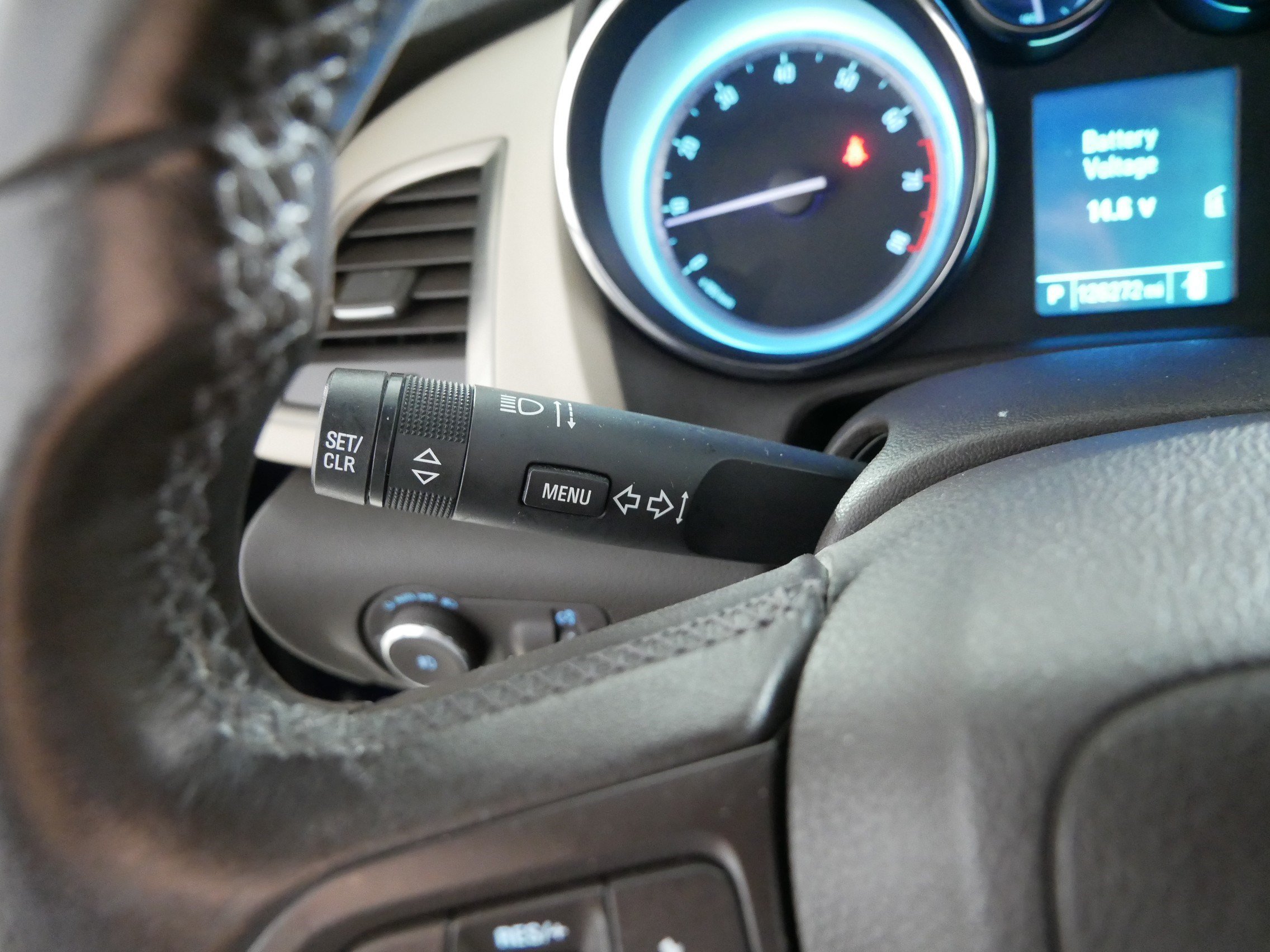 Used 2013 Buick Verano FWD image 32