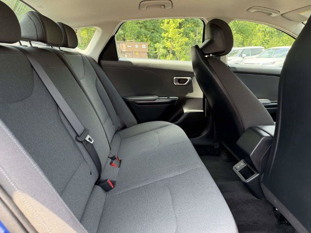 Used 2025 Kia K4 FWD image 13