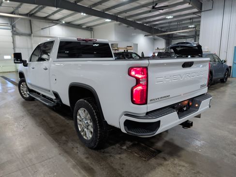 Used 2024 Chevrolet Silverado 3500 High Country w/ High Country Premium Package image 4