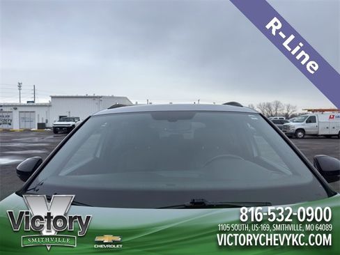 Used 2021 Volkswagen Tiguan SE R-Line image 22