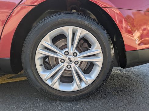 Used 2018 Ford Taurus SEL w/ Equipment Group 201A image 12