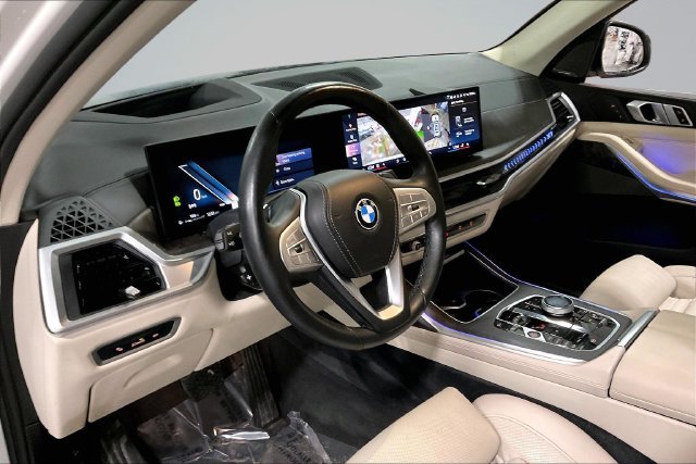 Used 2024 BMW X7 xDrive40i w/ Premium Package AWD/4WD image 16
