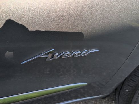 Used 2023 Buick Enclave Avenir w/ Avenir Technology Package image 10