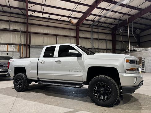 Used 2017 Chevrolet Silverado 1500 LT w/ All Star Edition image 3