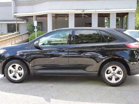 Used 2020 Ford Edge SE image 5