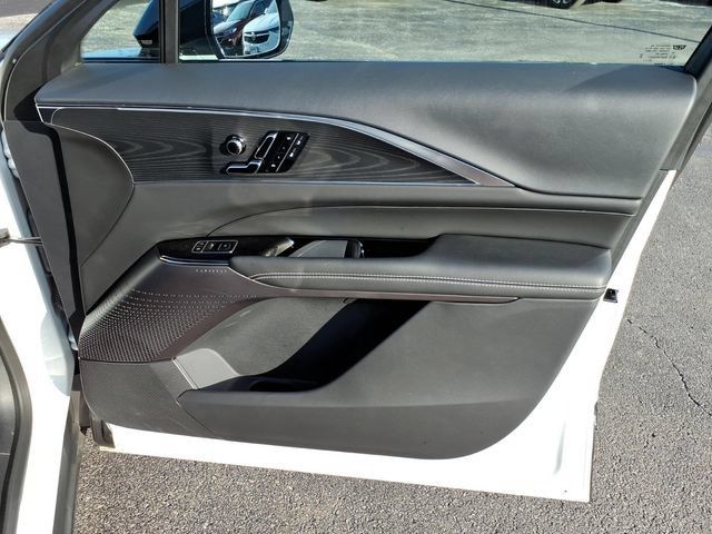 Certified 2025 Cadillac Lyriq Luxury AWD/4WD image 24