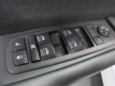 New 2027 Chrysler Pacifica Select FWD image 20