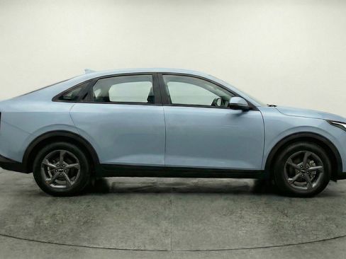 Used 2025 Kia K4 LXS image 11