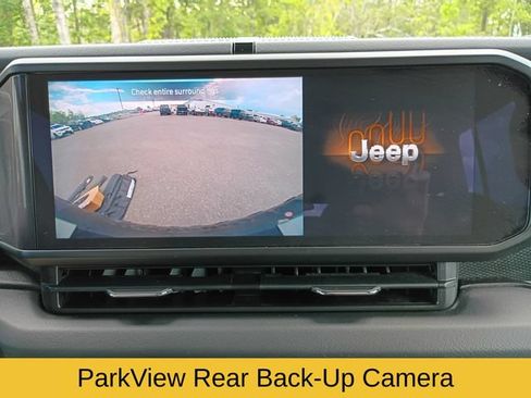 Used 2024 Jeep Wrangler Unlimited Rubicon AWD/4WD image 16