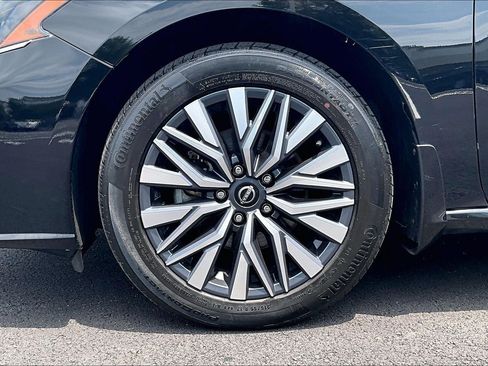 Used 2023 Nissan Altima 2.5 SV AWD/4WD image 9