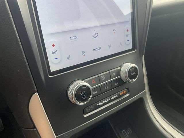 Certified 2024 Ford Edge SEL w/ Convenience Package AWD/4WD image 19