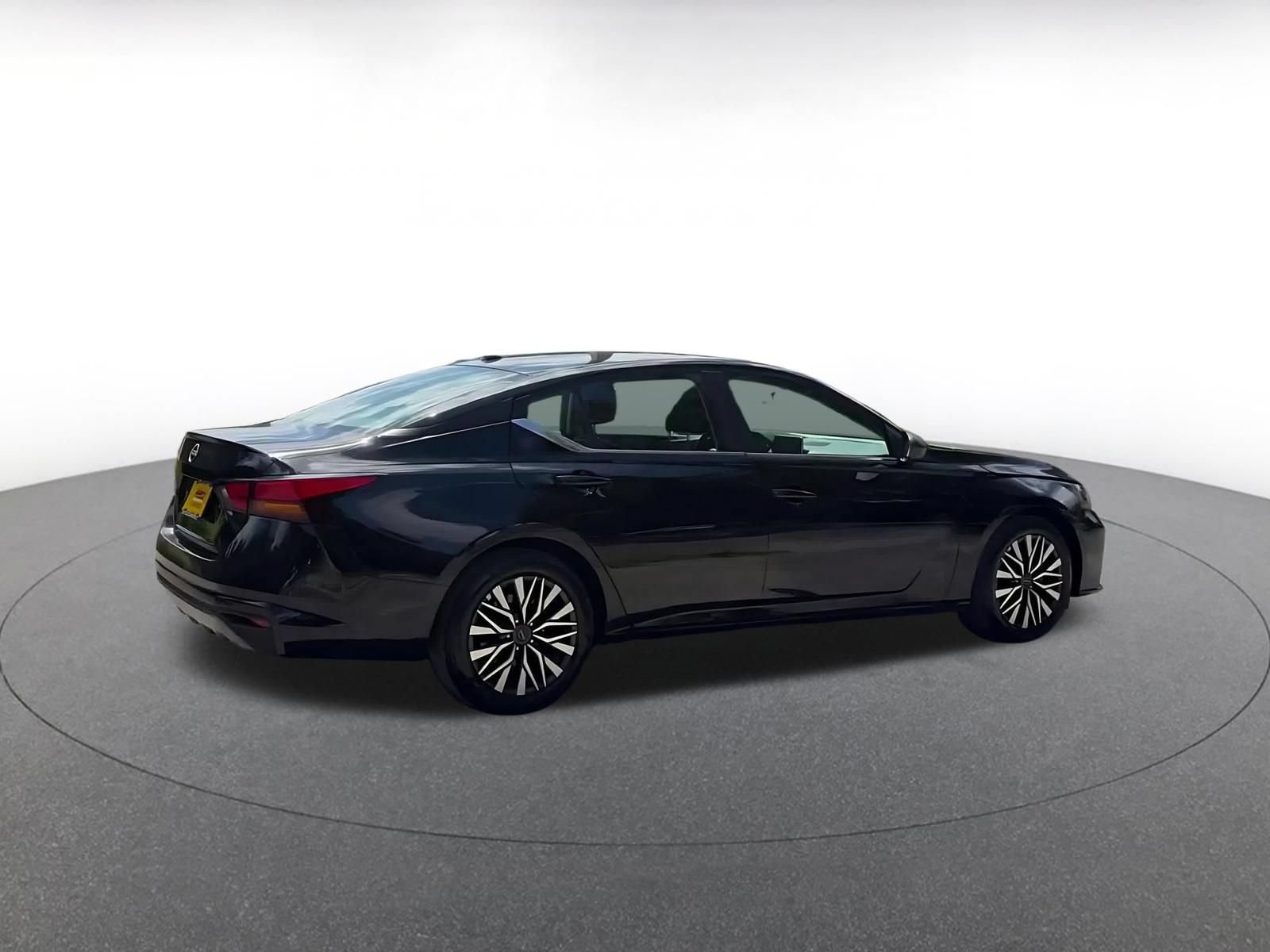 Used 2026 Nissan Altima 2.5 SV FWD image 14