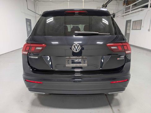 Used 2018 Volkswagen Tiguan S w/ 3rd Row Seat Package image 9