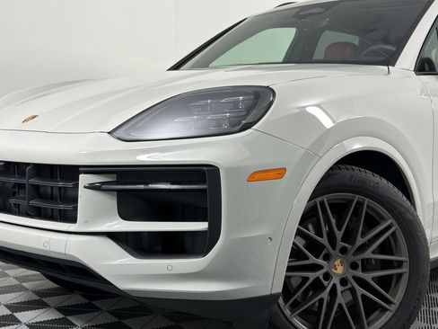 Certified 2026 Porsche Cayenne AWD/4WD image 12