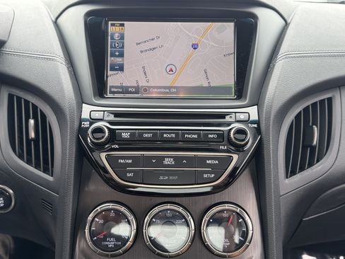 Used 2016 Hyundai Genesis Coupe 3.8 RWD image 23