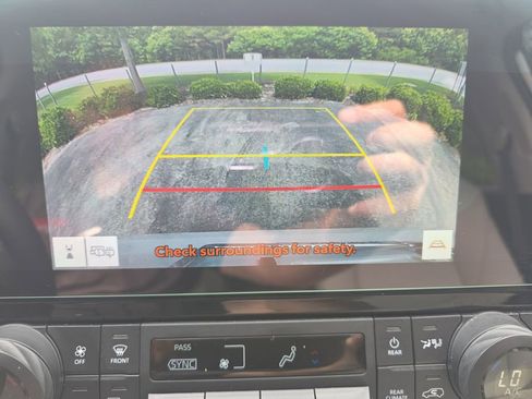 Used 2024 Toyota Grand Highlander AWD image 30