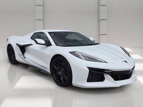 Used 2024 Chevrolet Corvette Z06 RWD image 7
