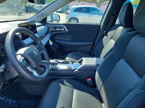 New 2026 Mitsubishi Outlander ES FWD image 17