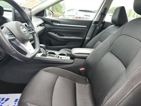 Used 2023 Nissan Altima 2.5 SV w/ SV Premium Package FWD image 16