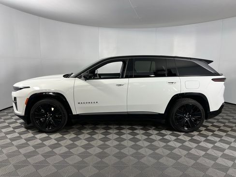 Used 2024 Jeep Wagoneer Launch Edition image 8