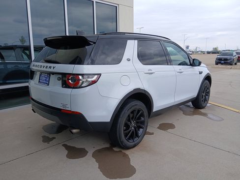 Used 2017 Land Rover Discovery Sport SE AWD/4WD image 6