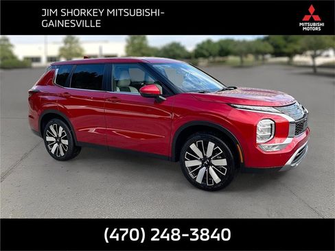 New 2025 Mitsubishi Outlander SE image 1