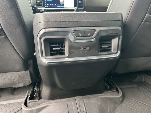 Used 2024 Chevrolet Silverado 3500 High Country w/ Technology Package image 23