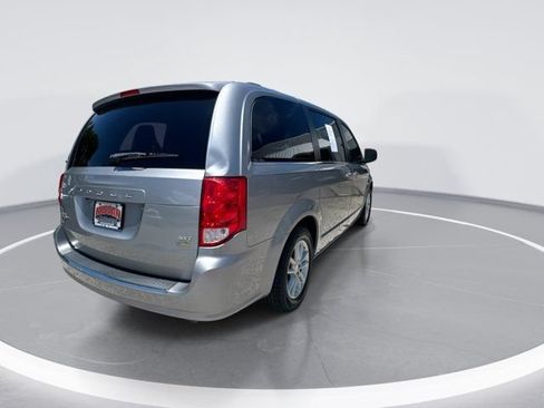 Used 2019 Dodge Grand Caravan SXT FWD image 5