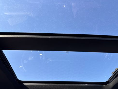 Used 2025 Ford Explorer Platinum w/ LUX Leather Package image 27