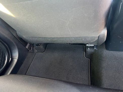 Used 2021 Toyota Prius L Eco FWD image 21