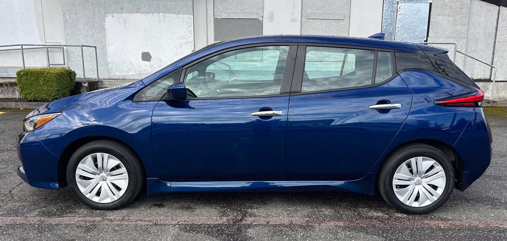 Used 2025 Nissan Leaf S FWD image 8