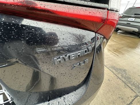 Used 2022 Toyota Prius LE image 38