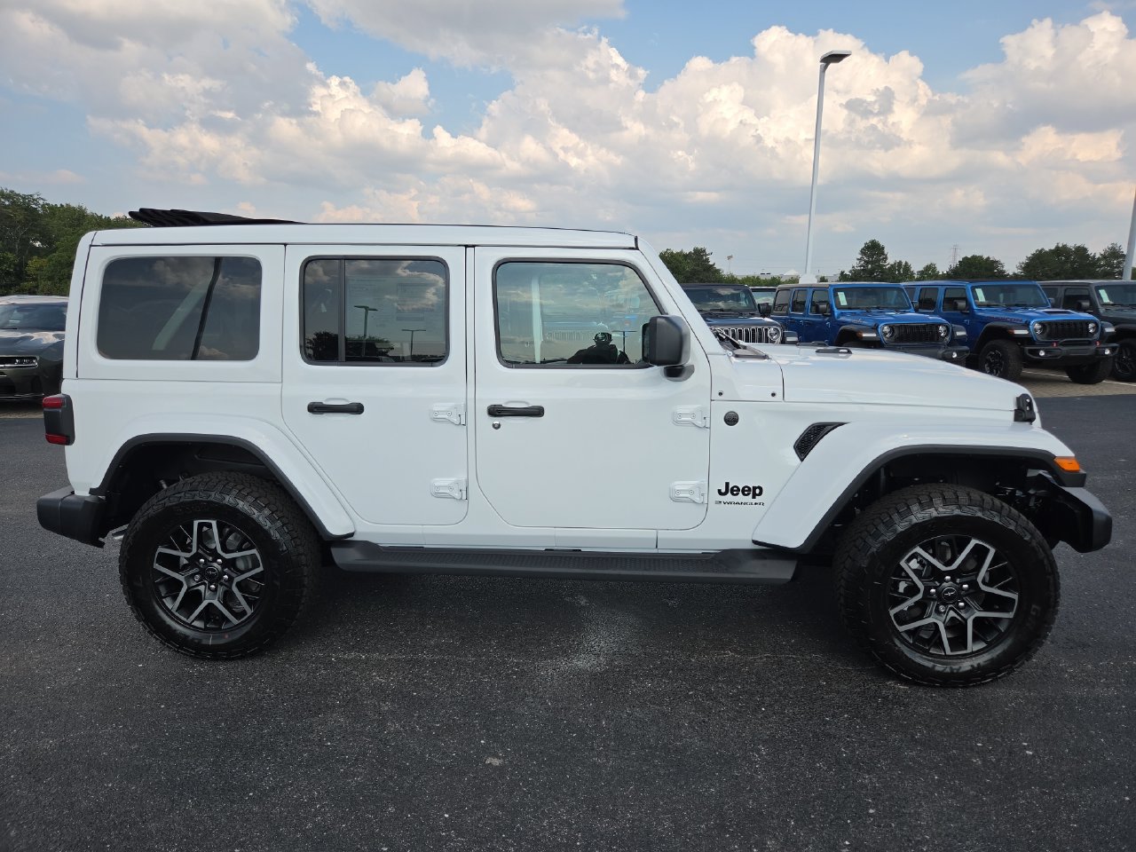 New 2027 Jeep Wrangler Unlimited Sahara AWD/4WD image 32