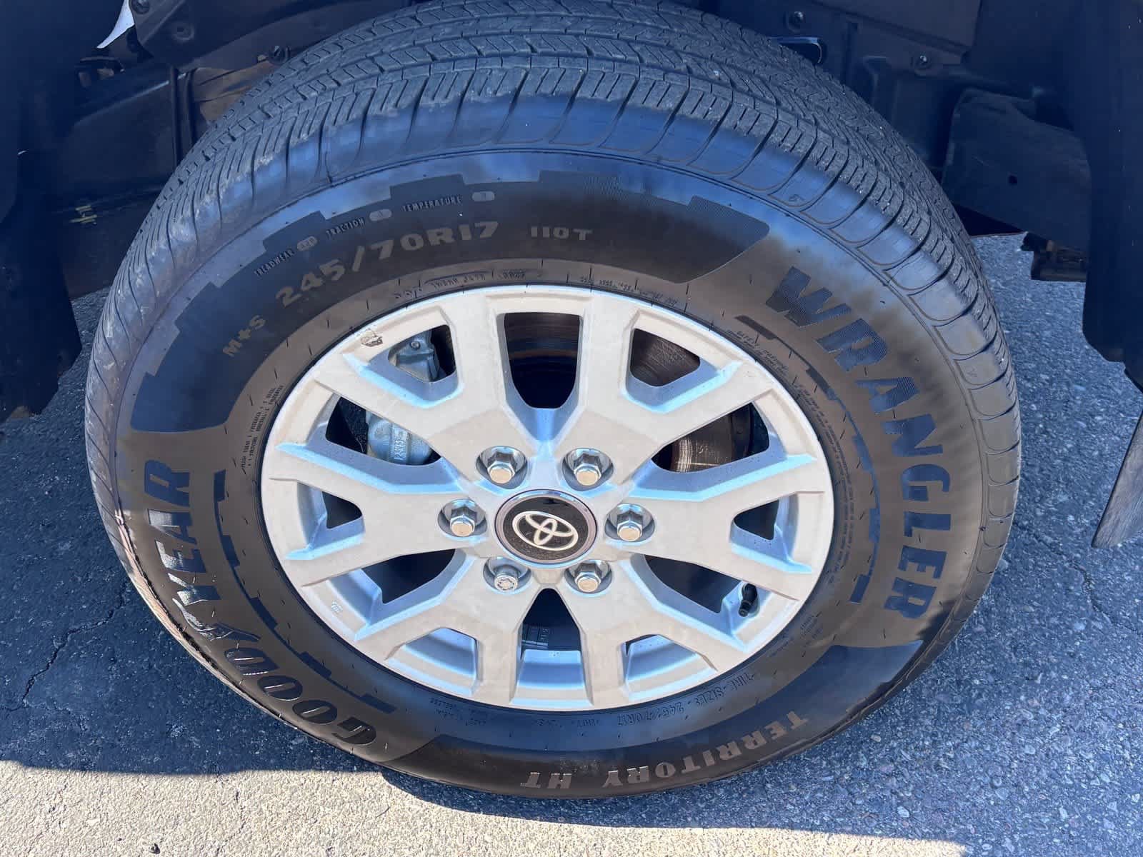 Used 2025 Toyota Tacoma SR5 AWD/4WD image 8