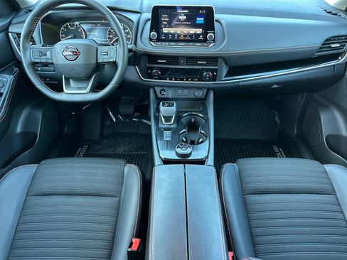 Used 2026 Nissan Rogue SV AWD/4WD image 12